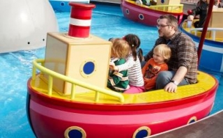  Grandpa Pigs Boat Ride 